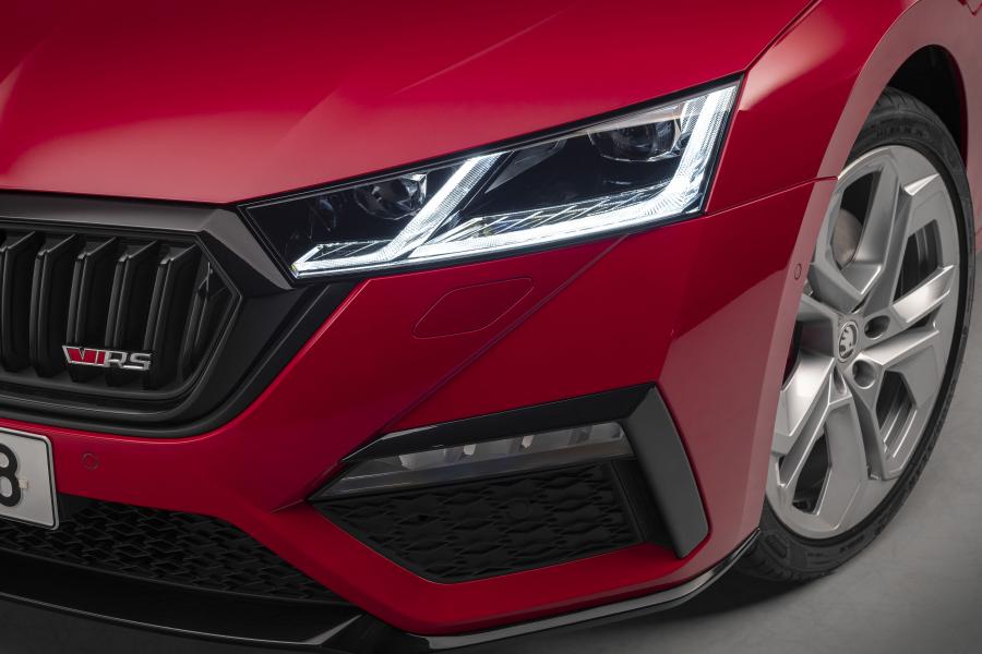 Детали экстерьера Skoda Octavia RS iV Combi 2020 года  (WW) (фото 12 из 22)